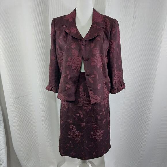 MISS DORBY PETITES! BURGUNDY FLORAL RELUEF 2 PC SKIRT & JACKET SUIT, SET! SZ 14P - Picture 3 of 13
